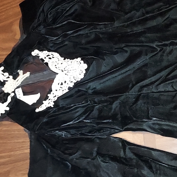 Vintage Black Velvet Dress - Picture 6 of 10